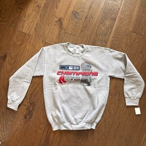 Gildan Gray Champions Crewneck Sweater 2004 World Series medium m